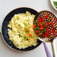 清淡的青豆炒饭做法图解8)