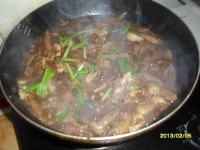 简单的蘑菇炒肉