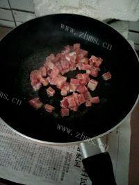 家常的西红柿土豆肉焖饭做法图解5)