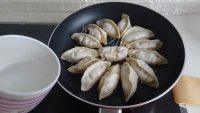 简单的煎饺做法图解3)
