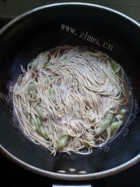 独特的豆角焖面做法图解7)