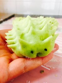 美味佳肴般的刺猬馒头做法图解6)