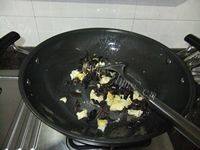 家常木耳炒鸡蛋做法图解6)