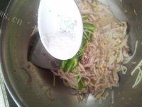 金针菇炒肉丝做法图解6)