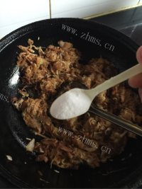 家常东北炒酸菜做法图解11)