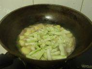 家常菜土豆炖芸豆做法图解9)