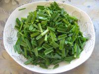 家常菜蒜苗炒豆芽做法图解1)