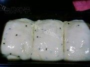 自制鲜奶高钙芝麻吐司做法图解6)
