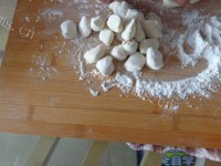 美味的韭菜鸡蛋饺子做法图解9)