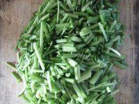 自制芹菜炒豆腐干做法图解5)