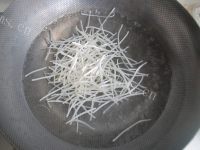 好吃的掐菜木耳三丝做法图解3)