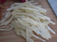 美味的干煸土豆条做法图解1)