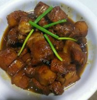 色香味俱全的红烧肉做法图解4)