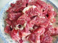 「营养美食」萝卜烧牛肉做法图解1)