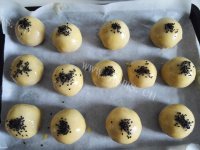 色香味俱全的蛋黄酥做法图解8)