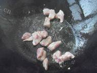 「健康美食」青椒炒肉做法图解2)