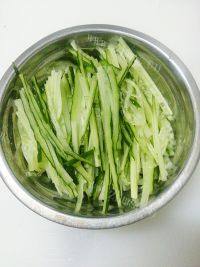 营养丰富的凉拌杏鲍菇做法图解3)