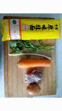 香糯爽滑的肉丝面做法图解1)