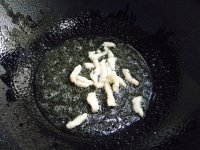 美味的海鲜疙瘩汤做法图解4)