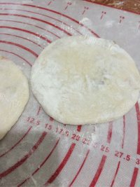 易做的葱香肉饼做法图解5)