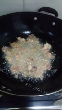 诱人的孜然牙签肉做法图解7)