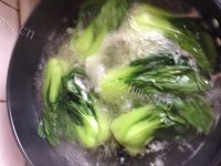 色香味俱全的香菇油菜做法图解2)