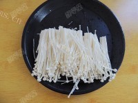 美味的培根金针菇卷做法图解2)