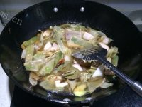 家常菜干豆角炖肉做法图解6)