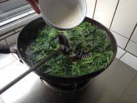 十分喜欢的菠菜鸡蛋汤做法图解8)