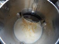 美味的红糖姜奶茶做法图解8)