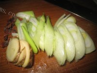 家常菜五花肉白菜炖粉条做法图解2)
