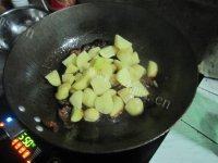 妈妈教我做红烧土豆做法图解7)