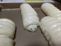 毛毛虫面包做法图解15)