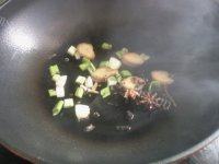 土豆鸡块炖豆角做法图解7)