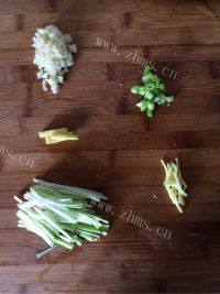 美味的油浸茼蒿做法图解2)