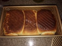 美味的蔓越莓淡奶油吐司做法图解12)