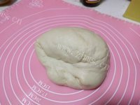 香甜可口的炼奶豆沙包做法图解5)