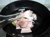 自制肉皮冻做法图解1)