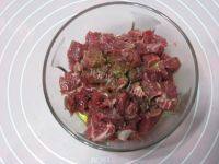 家常菜彩椒牛肉做法图解4)