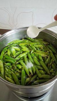 下酒菜盐水豌豆做法图解3)