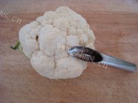 美味的番茄丸子烩菜花做法图解5)