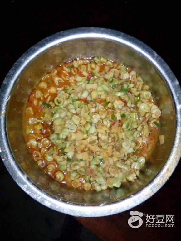 牛肉丁拌面配菜