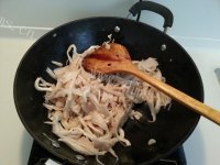 家常菜炒蘑菇做法图解5)