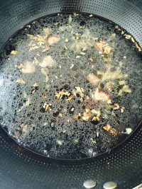 美味的花菜香菇面做法图解4)