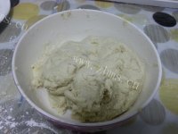 色泽鲜亮的红薯饼做法图解4)