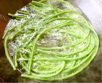 美食豇豆镶嵌珍珠丸做法图解3)