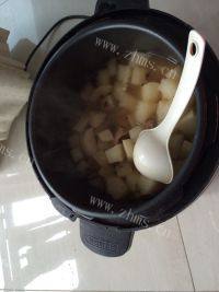 家常菜萝卜炖牛腩做法图解9)