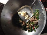 家常菜青椒炒瘦肉做法图解8)