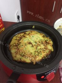 自制鸡蛋蔬菜饼做法图解5)