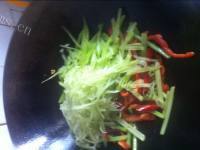 香气浓郁的莴笋肉丝做法图解6)